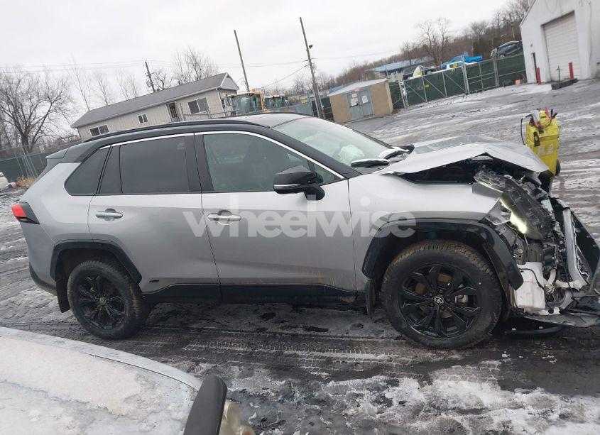 Photo 13 of 2024 Toyota Rav4 HYBRID XSE (VIN 2T3E6RFV9RW047225)