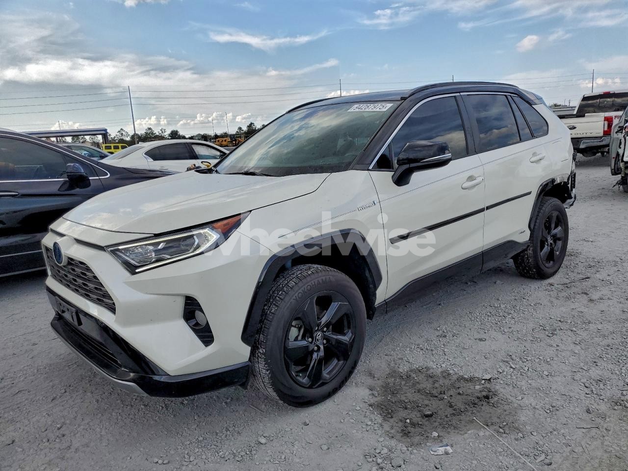 2020 TOYOTA RAV4 XSE (VIN 2T3EWRFV2LW099612) main photo