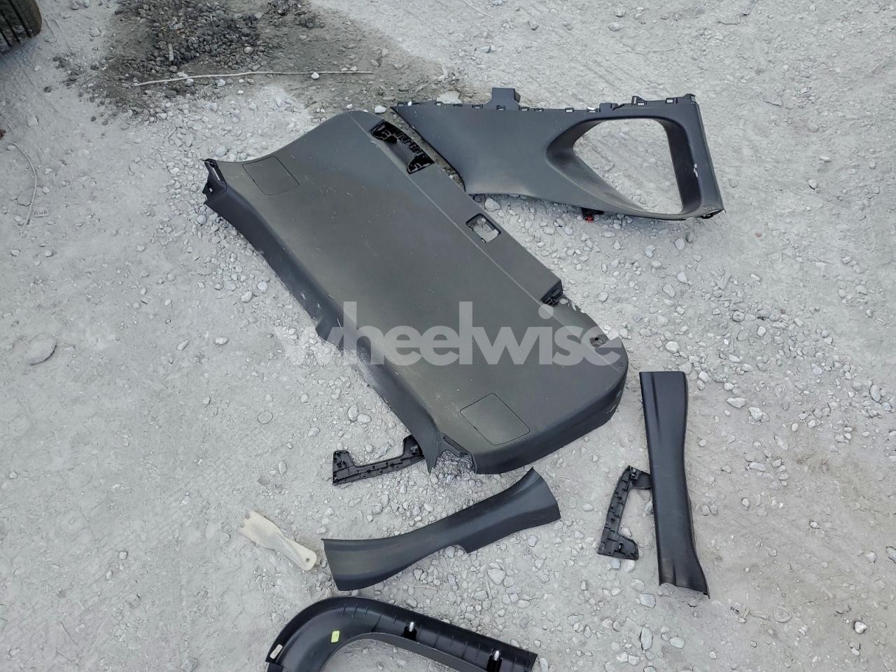 Photo 13 of 2020 TOYOTA RAV4 XSE (VIN 2T3EWRFV2LW099612)