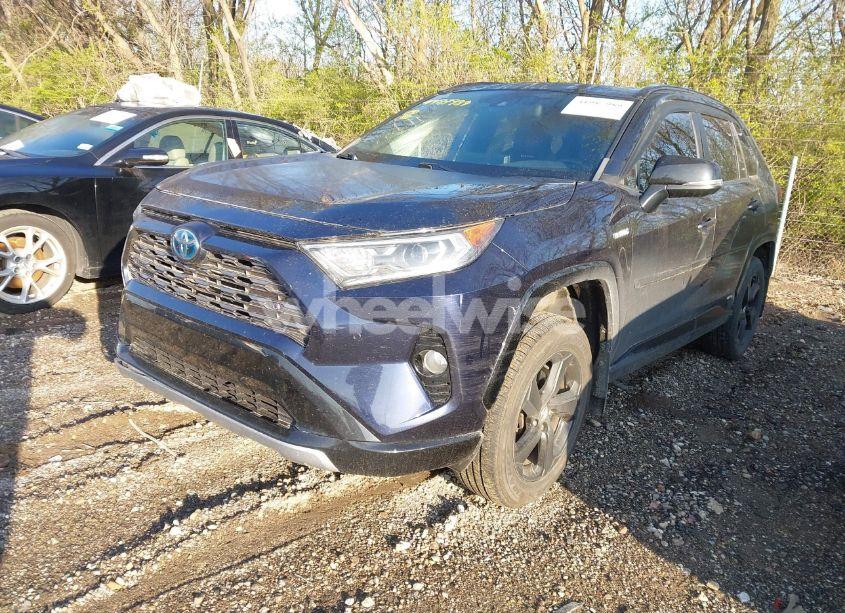 Photo 2 of 2020 Toyota Rav4 HYBRID XSE (VIN 2T3EWRFV4LW076302)