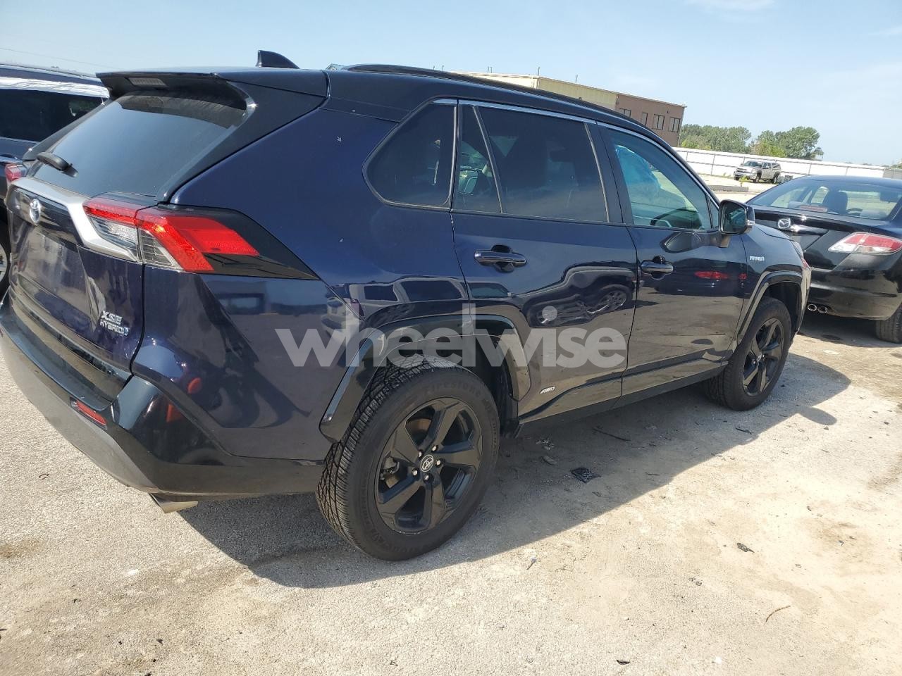 Photo 3 of 2020 TOYOTA RAV4 XSE (VIN 2T3EWRFV4LW081287)