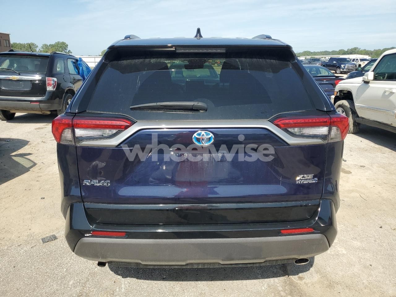 Photo 6 of 2020 TOYOTA RAV4 XSE (VIN 2T3EWRFV4LW081287)