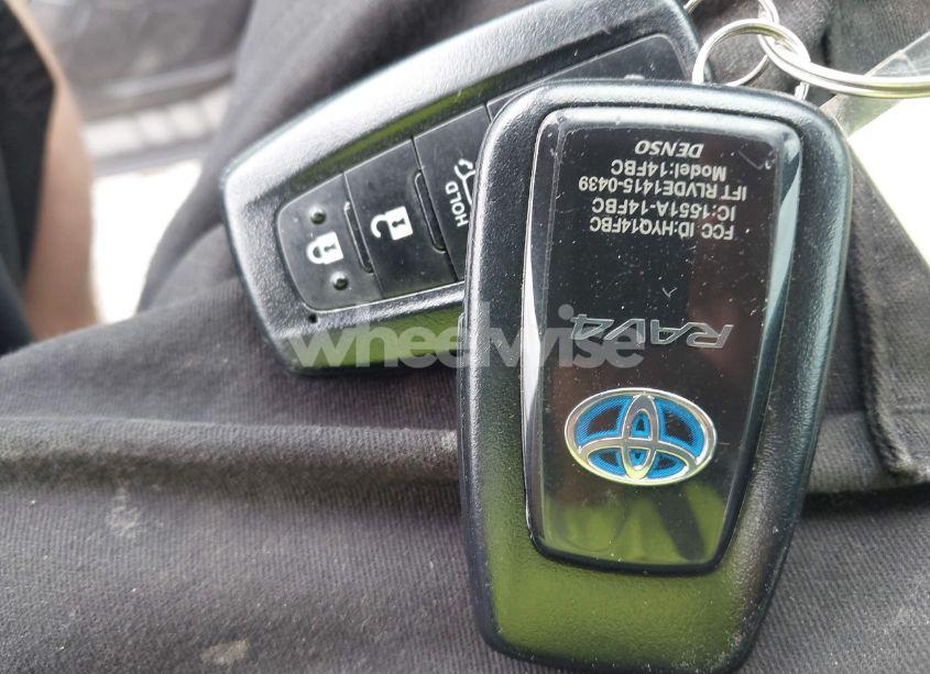 Photo 11 of 2020 Toyota Rav4 HYBRID XSE (VIN 2T3EWRFV4LW085971)