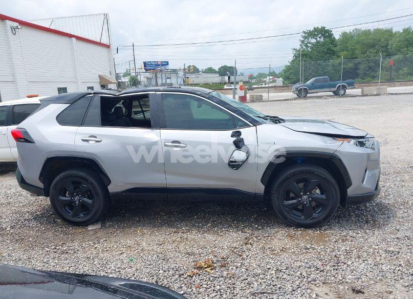 Photo 13 of 2020 Toyota Rav4 HYBRID XSE (VIN 2T3EWRFV4LW085971)