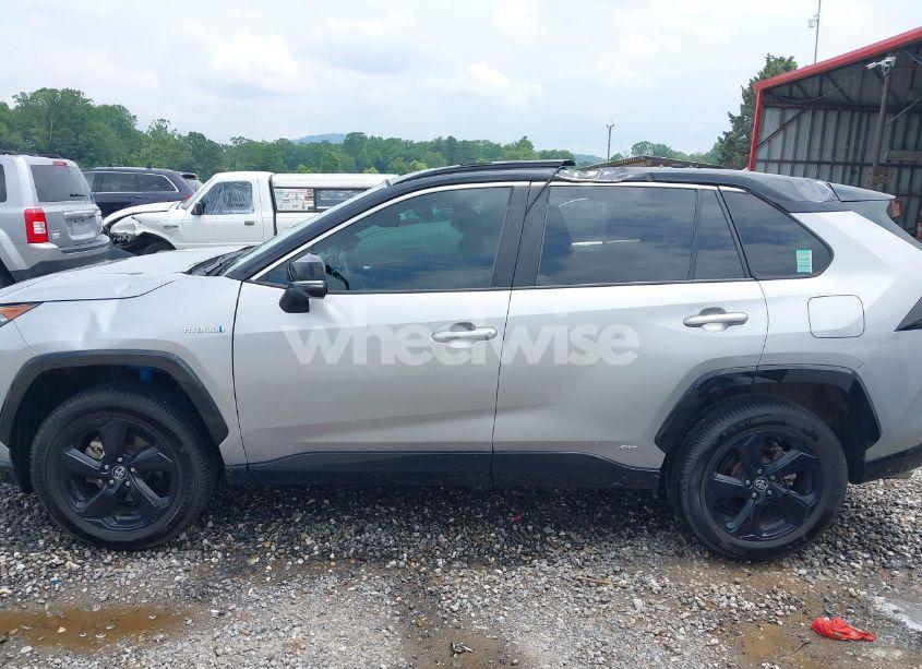 Photo 14 of 2020 Toyota Rav4 HYBRID XSE (VIN 2T3EWRFV4LW085971)