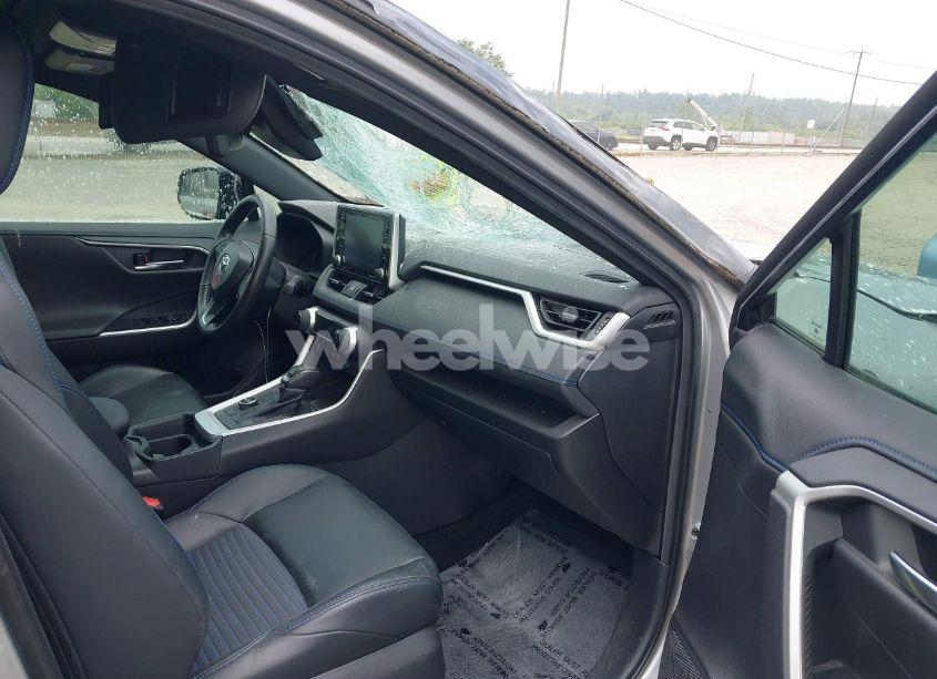 Photo 5 of 2020 Toyota Rav4 HYBRID XSE (VIN 2T3EWRFV4LW085971)