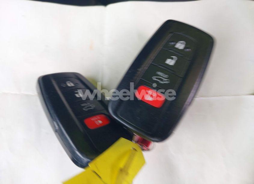 Photo 11 of 2020 Toyota Rav4 HYBRID XSE (VIN 2T3EWRFV7LW060272)