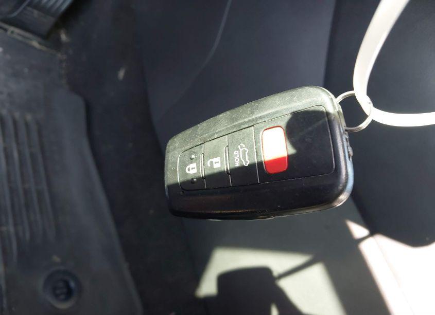 Photo 11 of 2020 Toyota Rav4 HYBRID XSE (VIN 2T3EWRFV7LW097838)