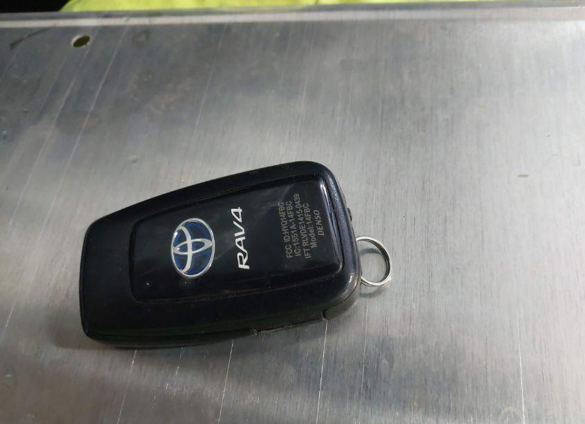 Photo 11 of 2020 Toyota Rav4 HYBRID XSE (VIN 2T3EWRFV8LW074200)