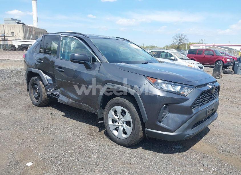 2019 Toyota Rav4 LE (VIN 2T3F1RFV0KC057197) main photo