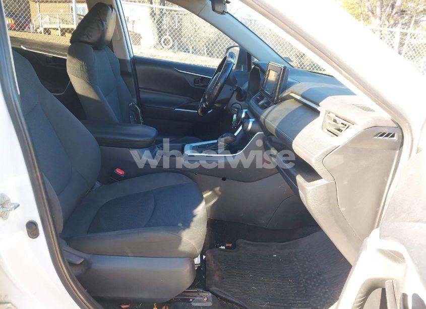 Photo 5 of 2019 Toyota Rav4 LE (VIN 2T3F1RFV0KW071843)