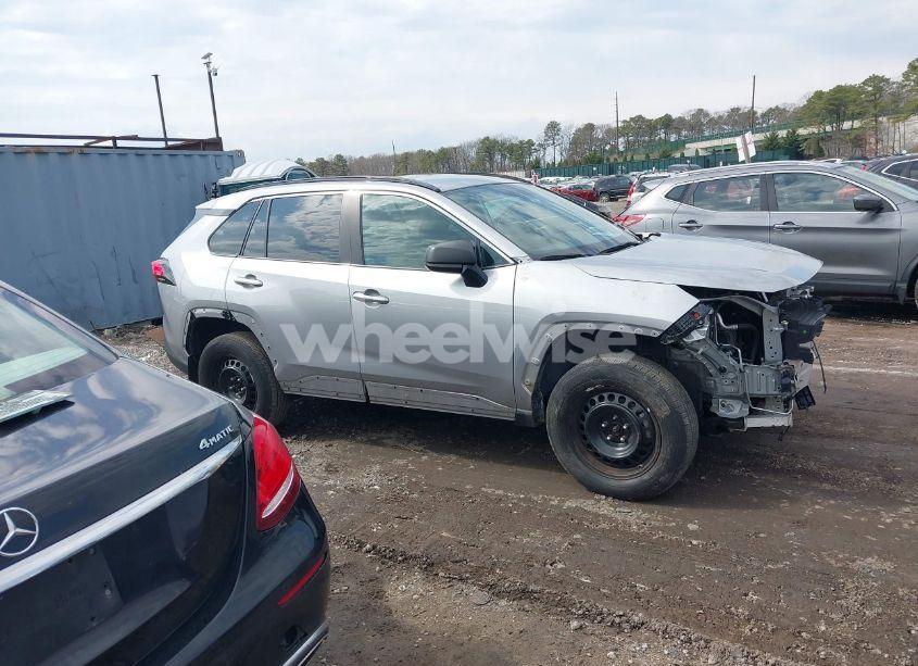 Photo 13 of 2021 Toyota Rav4 LE (VIN 2T3F1RFV0MC154869)