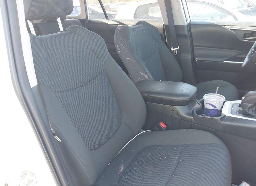 Photo 5 of 2022 Toyota Rav4 LE (VIN 2T3F1RFV0NC261390)