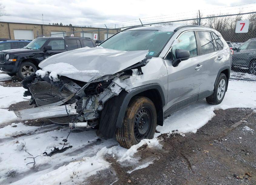 Photo 2 of 2020 Toyota Rav4 LE (VIN 2T3F1RFV1LC079789)