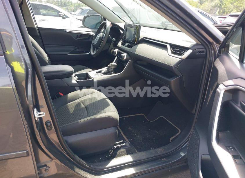 Photo 5 of 2021 Toyota Rav4 LE (VIN 2T3F1RFV1MW145404)