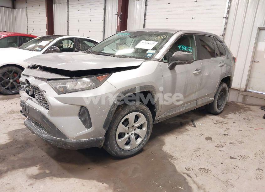 Photo 2 of 2022 Toyota Rav4 LE (VIN 2T3F1RFV1NC284970)