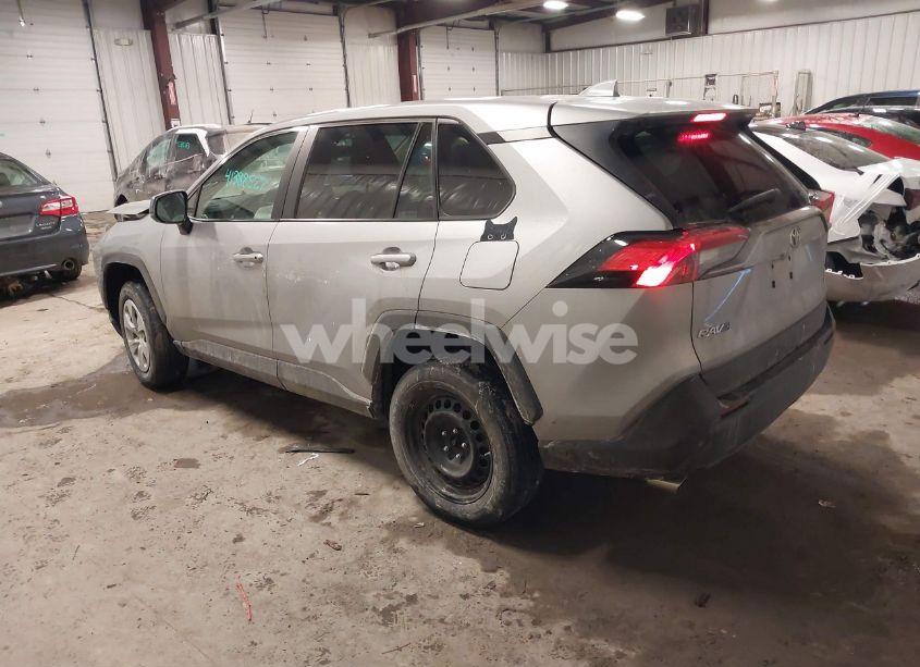 Photo 3 of 2022 Toyota Rav4 LE (VIN 2T3F1RFV1NC284970)