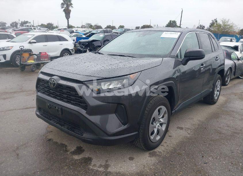 Photo 2 of 2022 Toyota Rav4 LE (VIN 2T3F1RFV1NC292728)