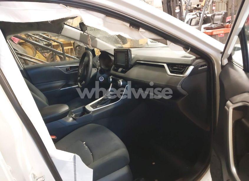 Photo 5 of 2019 Toyota Rav4 LE (VIN 2T3F1RFV2KC034150)