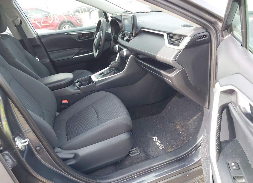 Photo 5 of 2019 Toyota Rav4 LE (VIN 2T3F1RFV2KW060522)