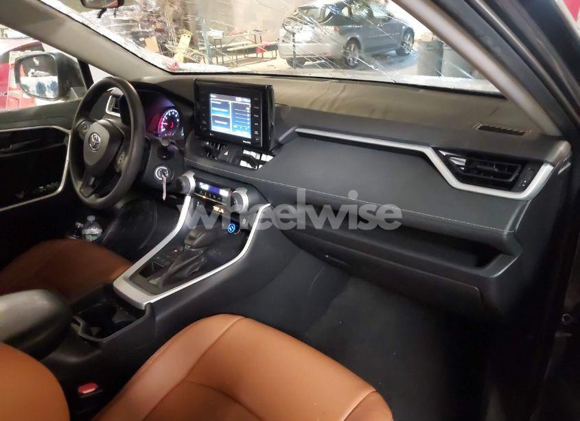 Photo 5 of 2020 Toyota Rav4 LE (VIN 2T3F1RFV2LW085535)