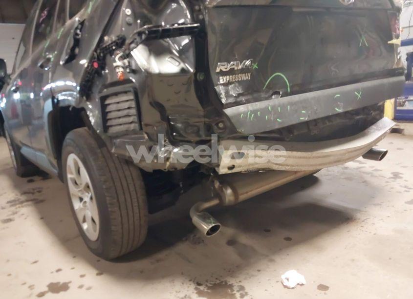 Photo 6 of 2020 Toyota Rav4 LE (VIN 2T3F1RFV2LW085535)