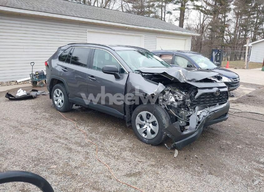 2021 Toyota Rav4 LE (VIN 2T3F1RFV2MC245870) main photo