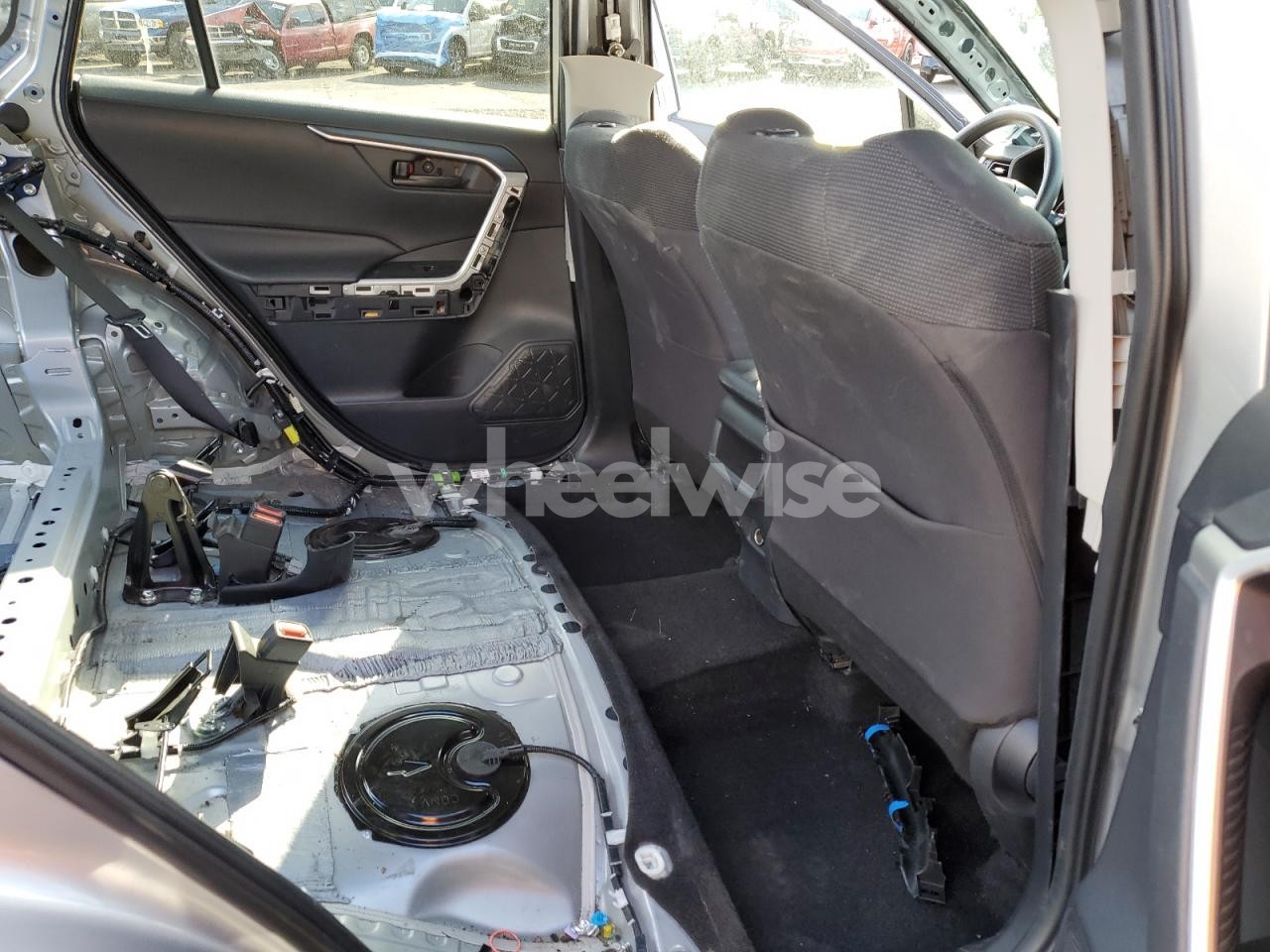 Photo 11 of 2019 TOYOTA RAV4 LE (VIN 2T3F1RFV3KC015008)