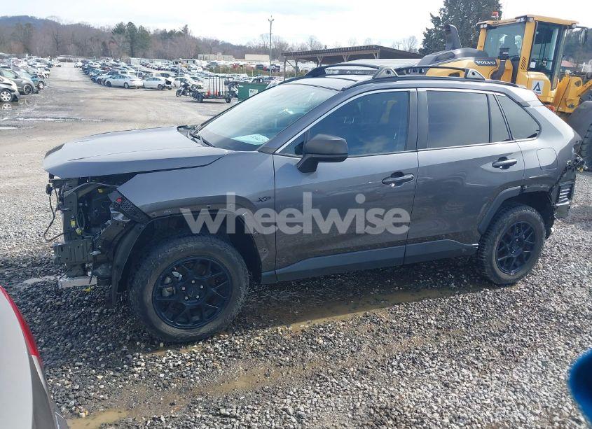 Photo 2 of 2021 Toyota Rav4 LE (VIN 2T3F1RFV3MC206155)