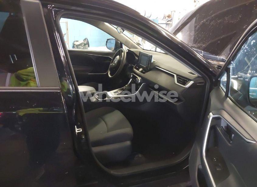 Photo 5 of 2019 Toyota Rav4 LE (VIN 2T3F1RFV4KC054321)