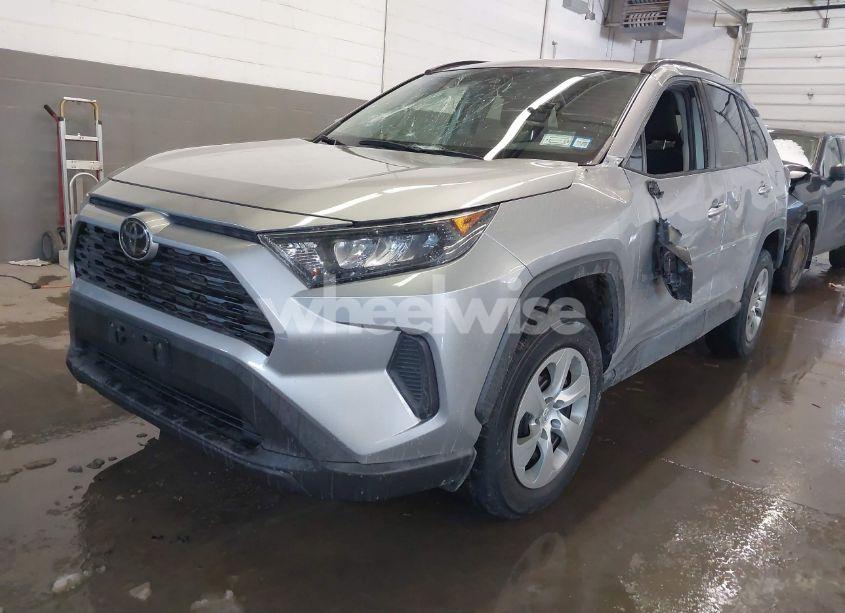 Photo 2 of 2019 Toyota Rav4 LE (VIN 2T3F1RFV4KW066158)