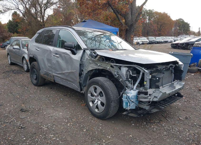 2020 Toyota Rav4 LE (VIN 2T3F1RFV4LW131897) main photo