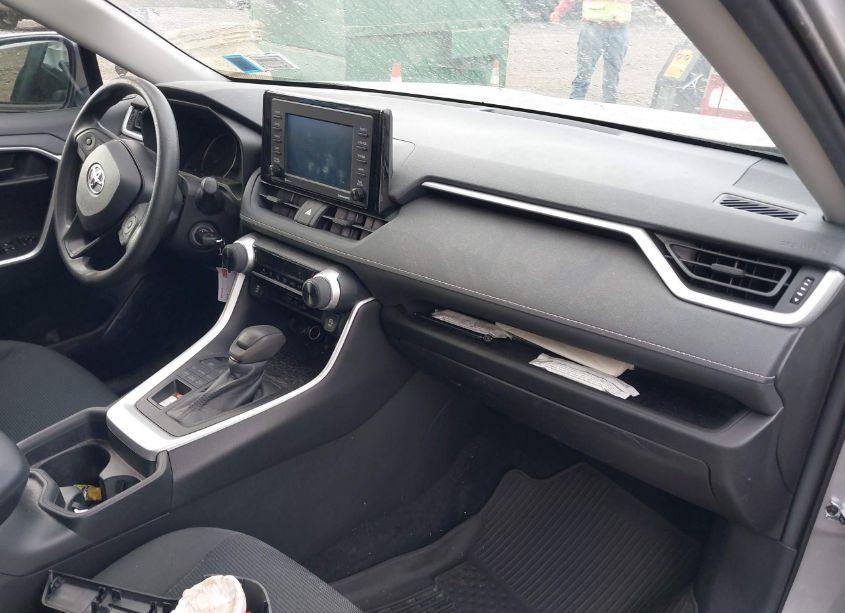 Photo 5 of 2020 Toyota Rav4 LE (VIN 2T3F1RFV4LW131897)