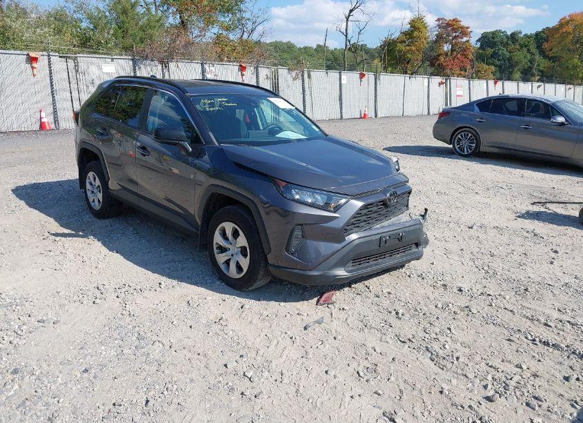 2021 Toyota Rav4 LE (VIN 2T3F1RFV5MW170810) main photo