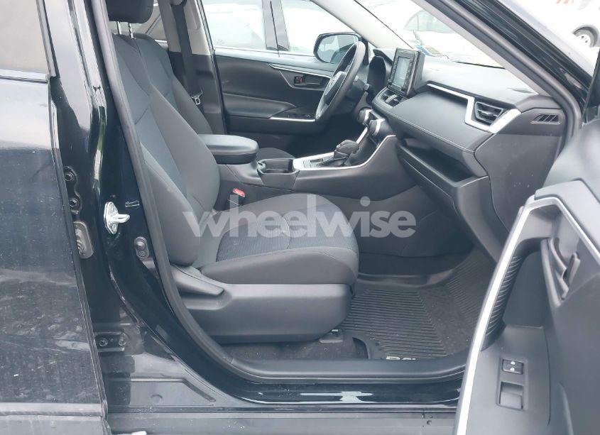 Photo 5 of 2020 Toyota Rav4 LE (VIN 2T3F1RFV6LC074443)