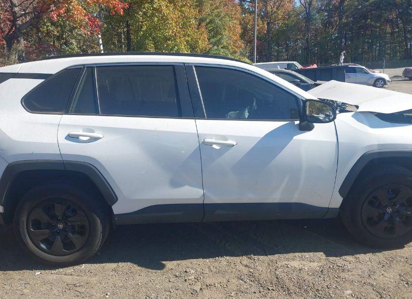 Photo 13 of 2020 Toyota Rav4 LE (VIN 2T3F1RFV6LC101768)