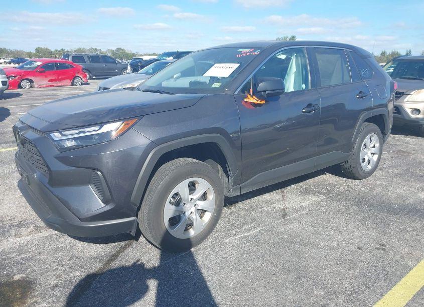 Photo 2 of 2024 Toyota Rav4 LE (VIN 2T3F1RFV6RC417910)