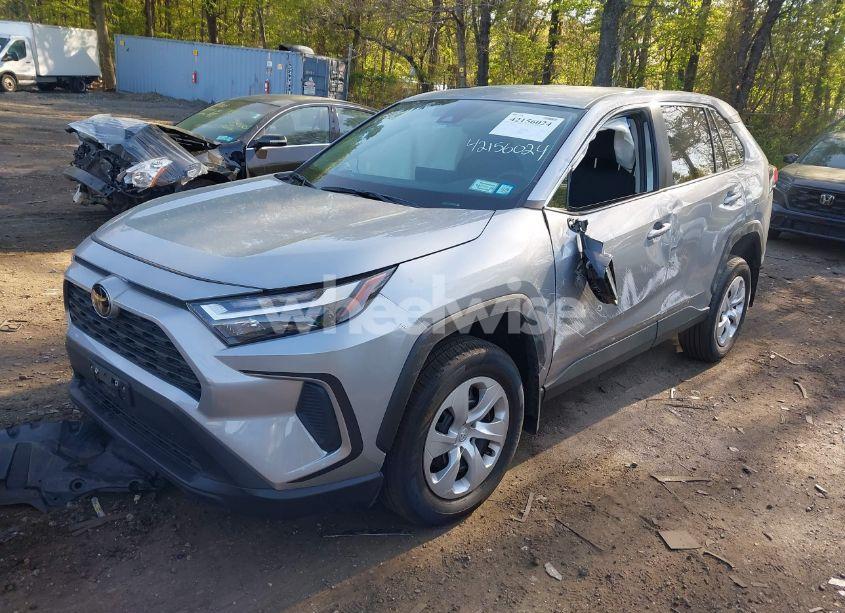 Photo 2 of 2025 Toyota Rav4 LE (VIN 2T3F1RFV6SW500323)