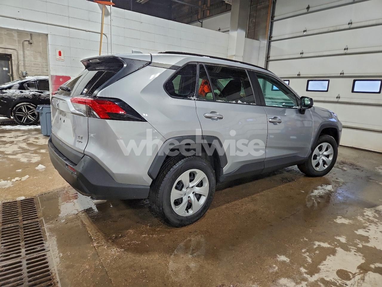 Photo 3 of 2019 TOYOTA RAV4 LE (VIN 2T3F1RFV7KW076053)