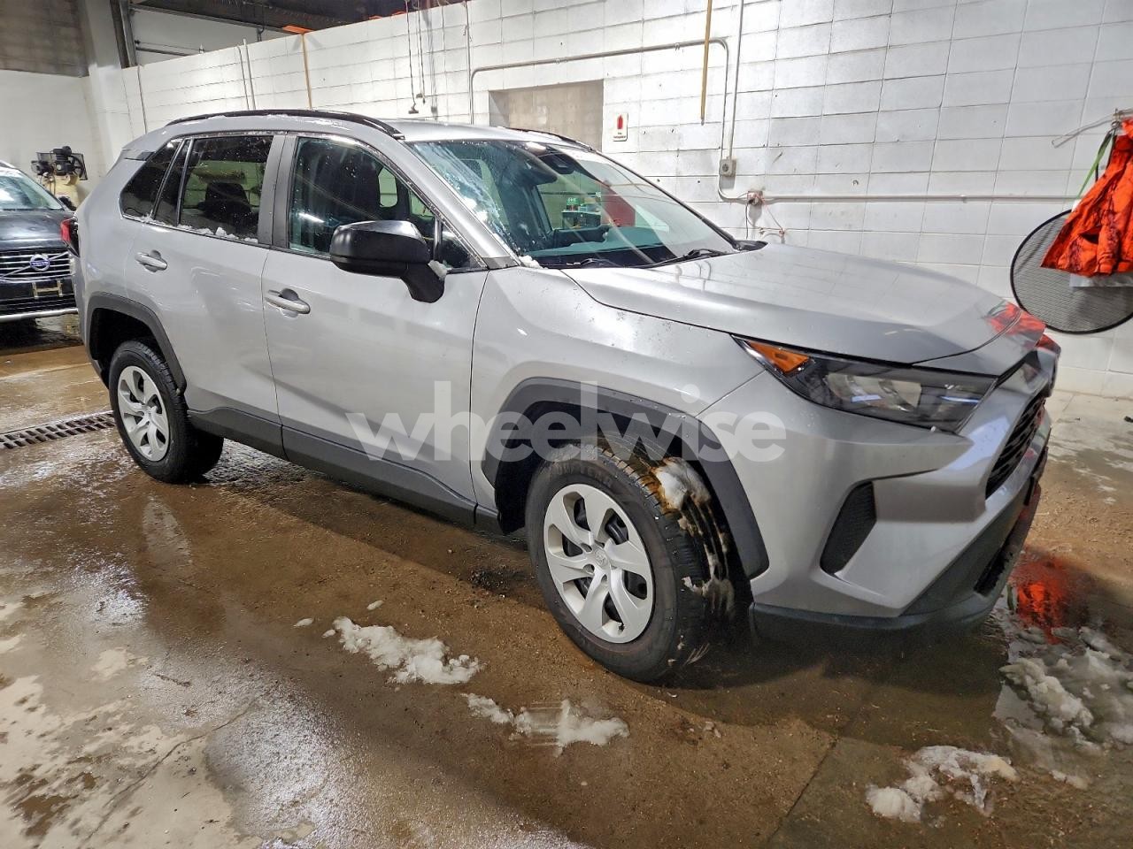 Photo 4 of 2019 TOYOTA RAV4 LE (VIN 2T3F1RFV7KW076053)