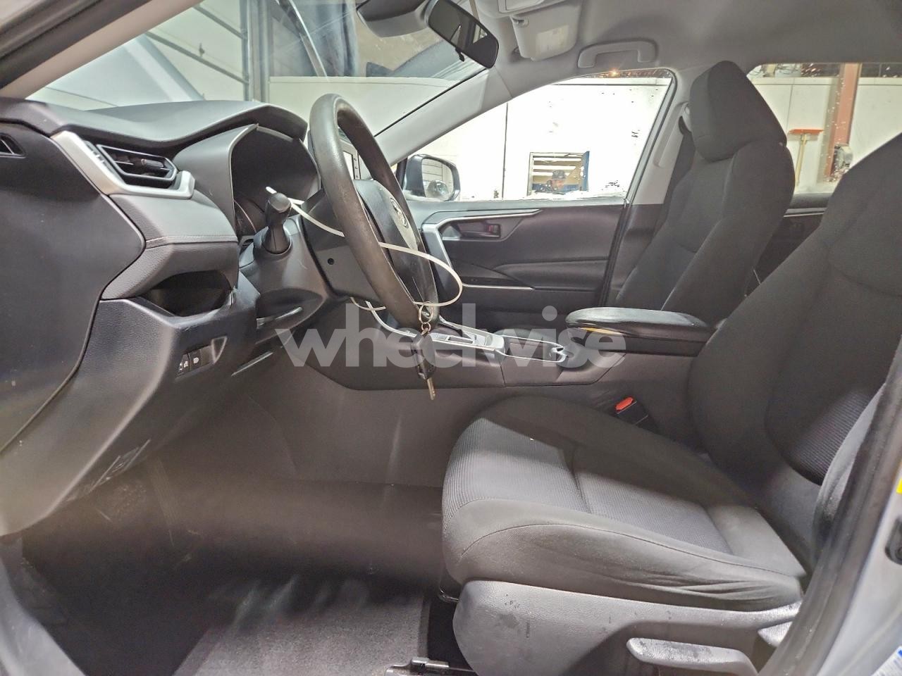Photo 7 of 2019 TOYOTA RAV4 LE (VIN 2T3F1RFV7KW076053)