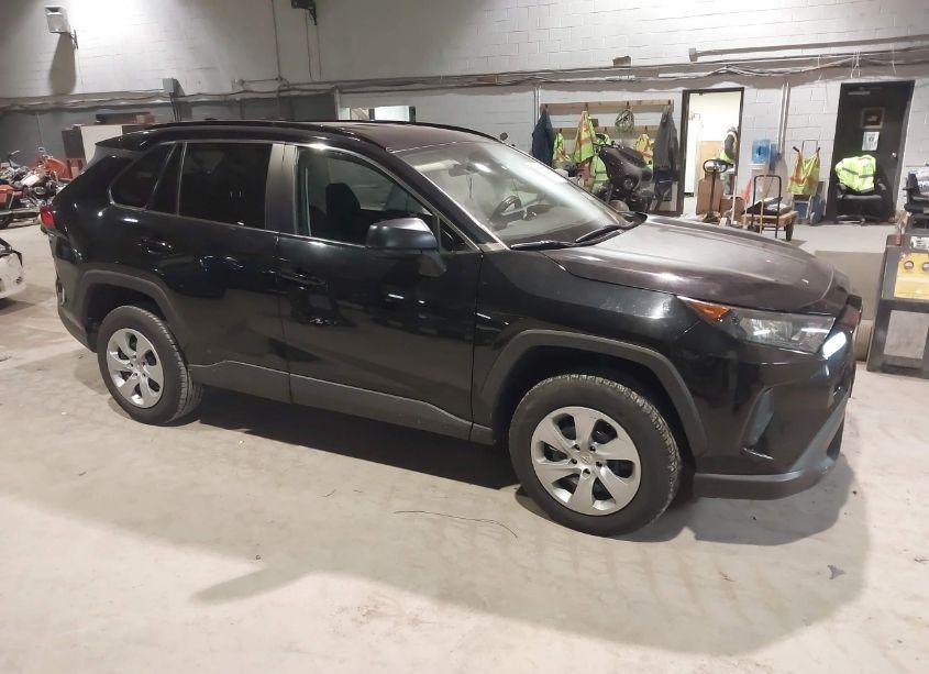 2020 Toyota Rav4 LE (VIN 2T3F1RFV7LW112616) main photo