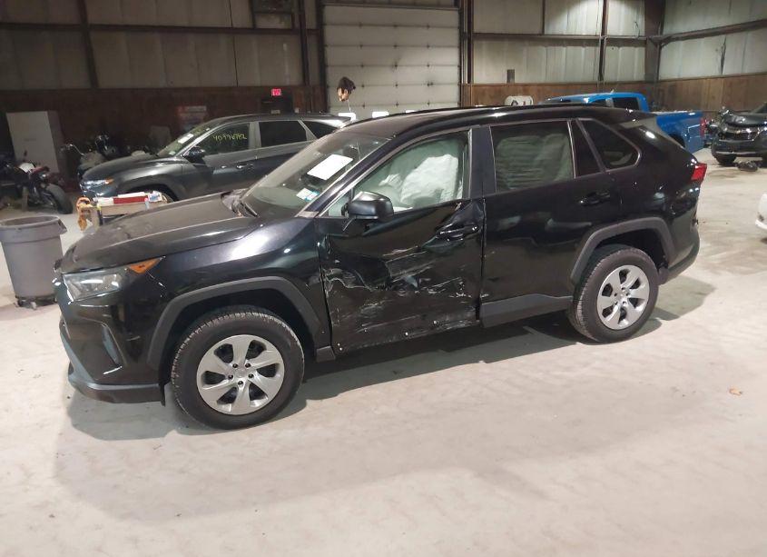 Photo 2 of 2020 Toyota Rav4 LE (VIN 2T3F1RFV7LW112616)