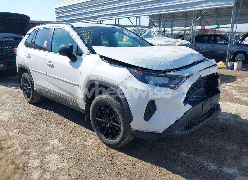 2020 Toyota Rav4 LE (VIN 2T3F1RFV7LW124233) main photo