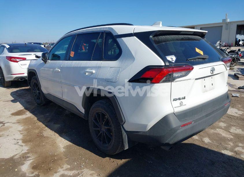 Photo 3 of 2020 Toyota Rav4 LE (VIN 2T3F1RFV7LW124233)