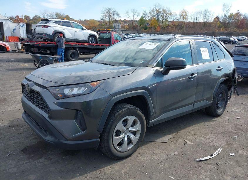 Photo 2 of 2021 Toyota Rav4 LE (VIN 2T3F1RFV7MC151886)