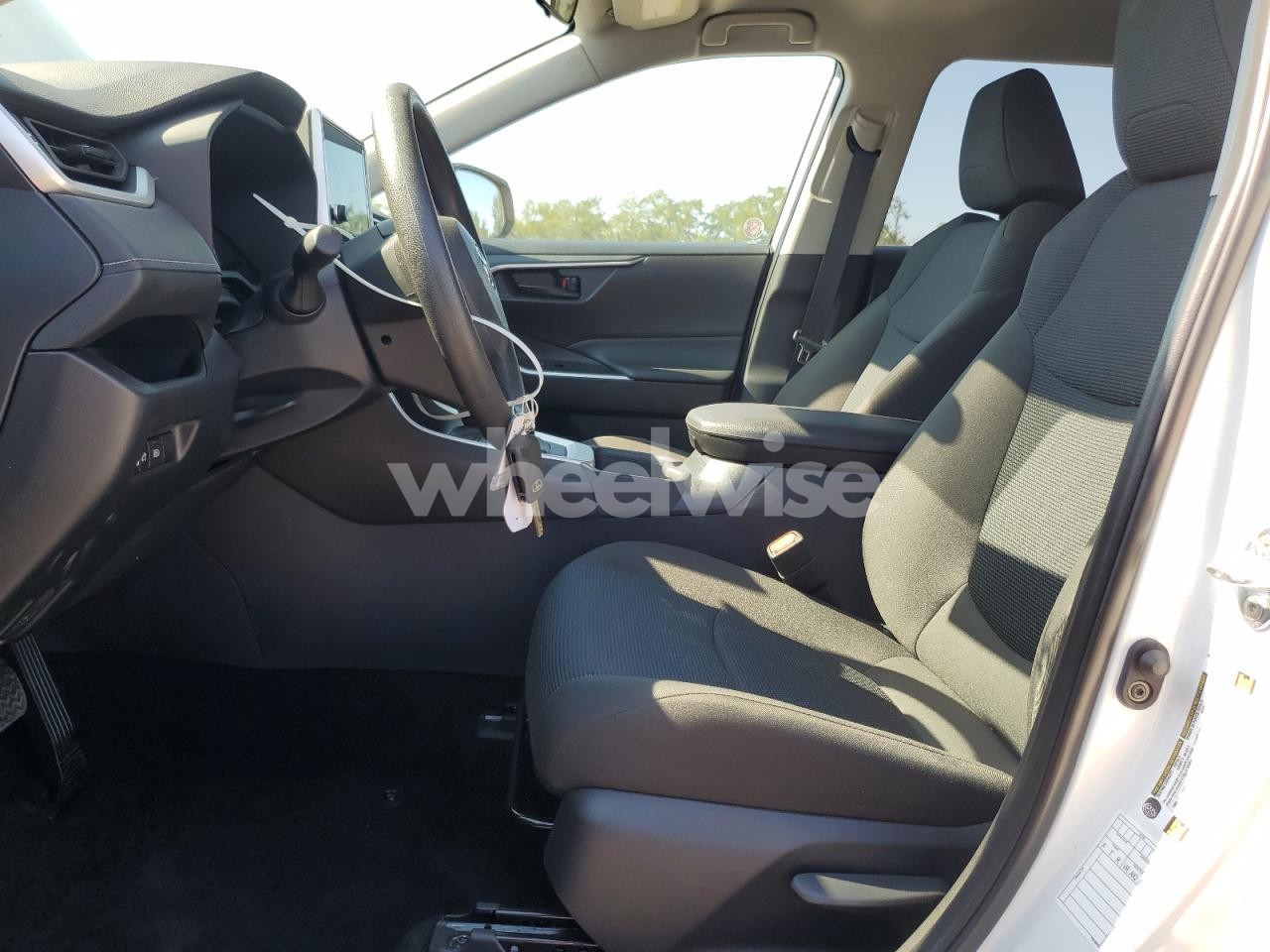 Photo 7 of 2025 TOYOTA RAV4 LE (VIN 2T3F1RFV7SW525523)