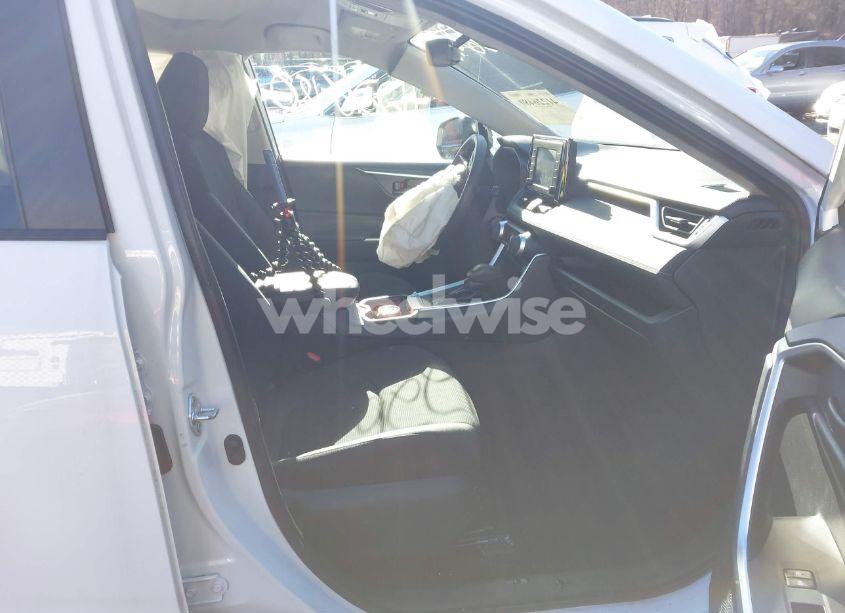 Photo 5 of 2020 Toyota Rav4 LE (VIN 2T3F1RFV8LW091338)