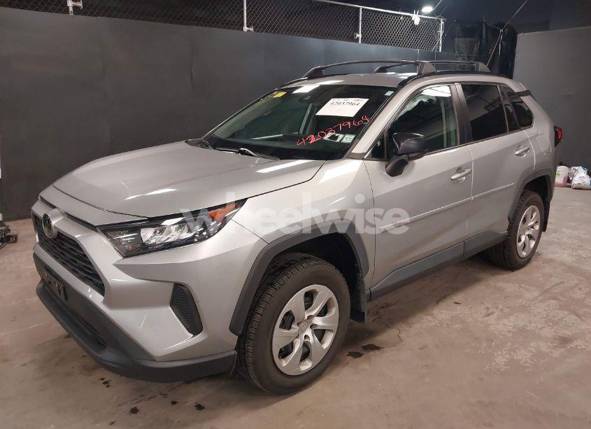 Photo 2 of 2021 Toyota Rav4 LE (VIN 2T3F1RFV8MW165102)