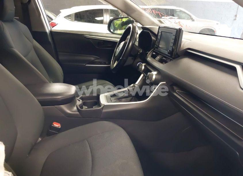 Photo 5 of 2021 Toyota Rav4 LE (VIN 2T3F1RFV8MW165102)